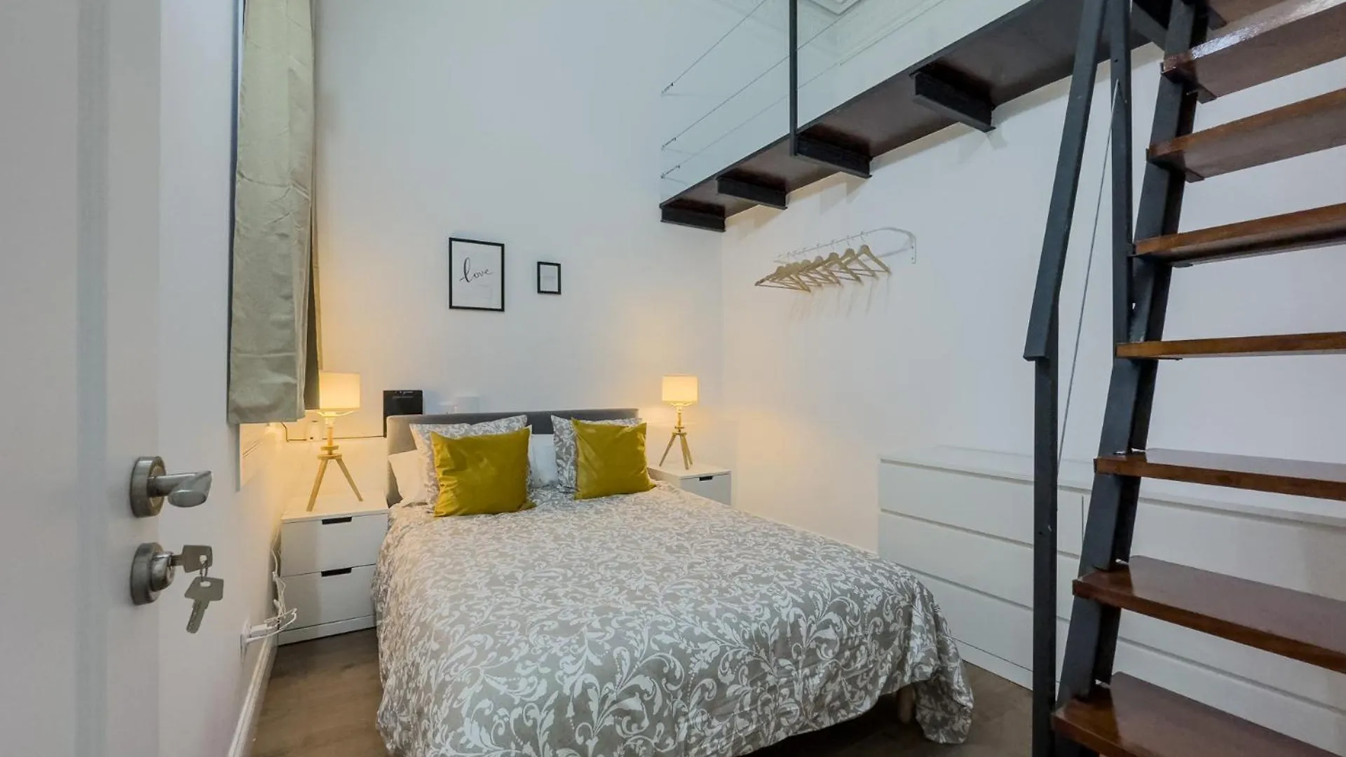 Apartment Precioso Apartamento En Rambla Cataluna 35 Barcelona Spain